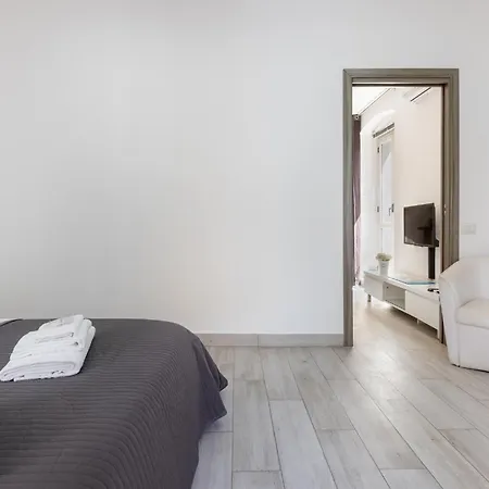 Rainbow Marina קליארי